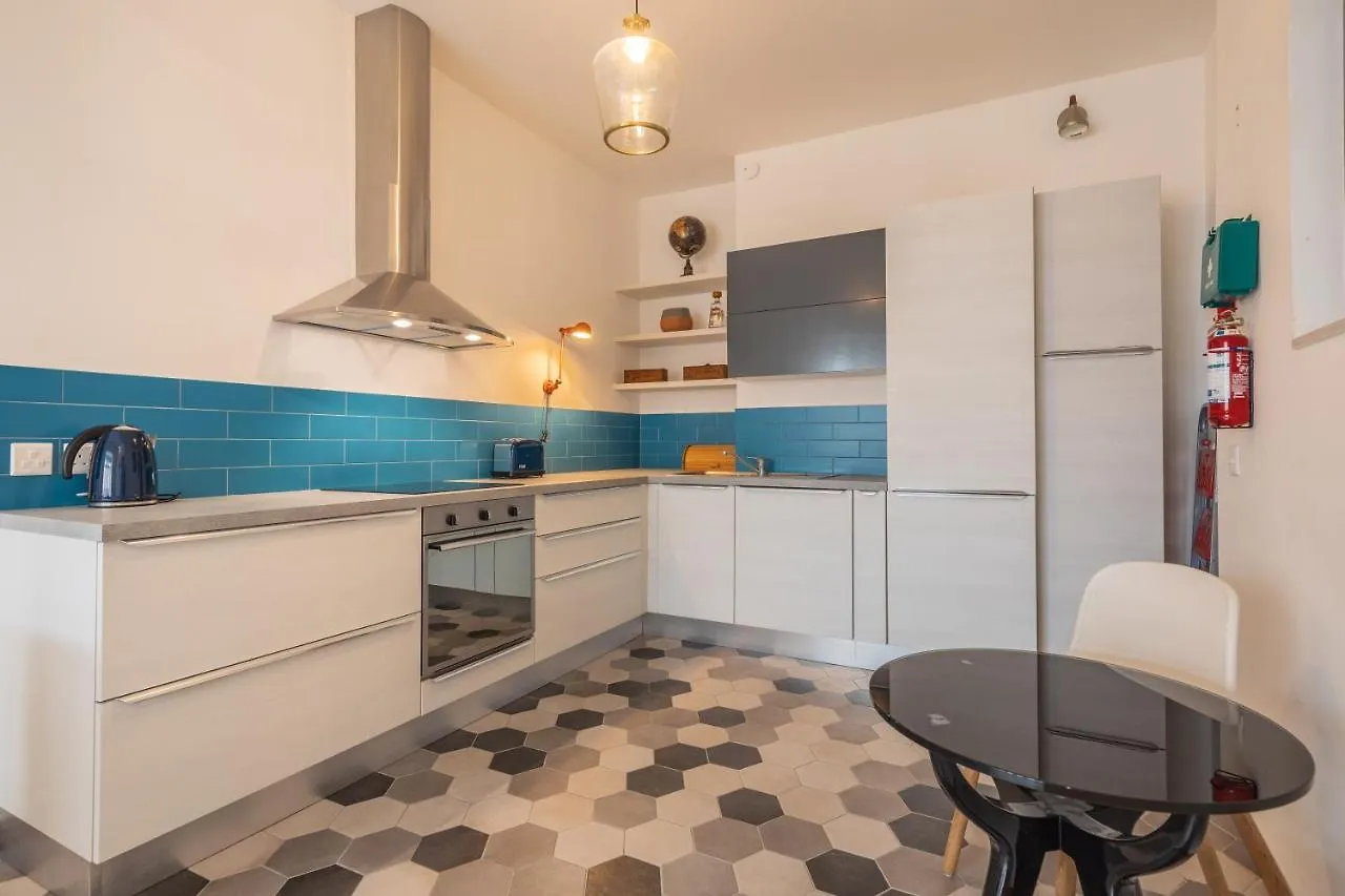 Valletta Two Bedroom Apartment Close To The Sea